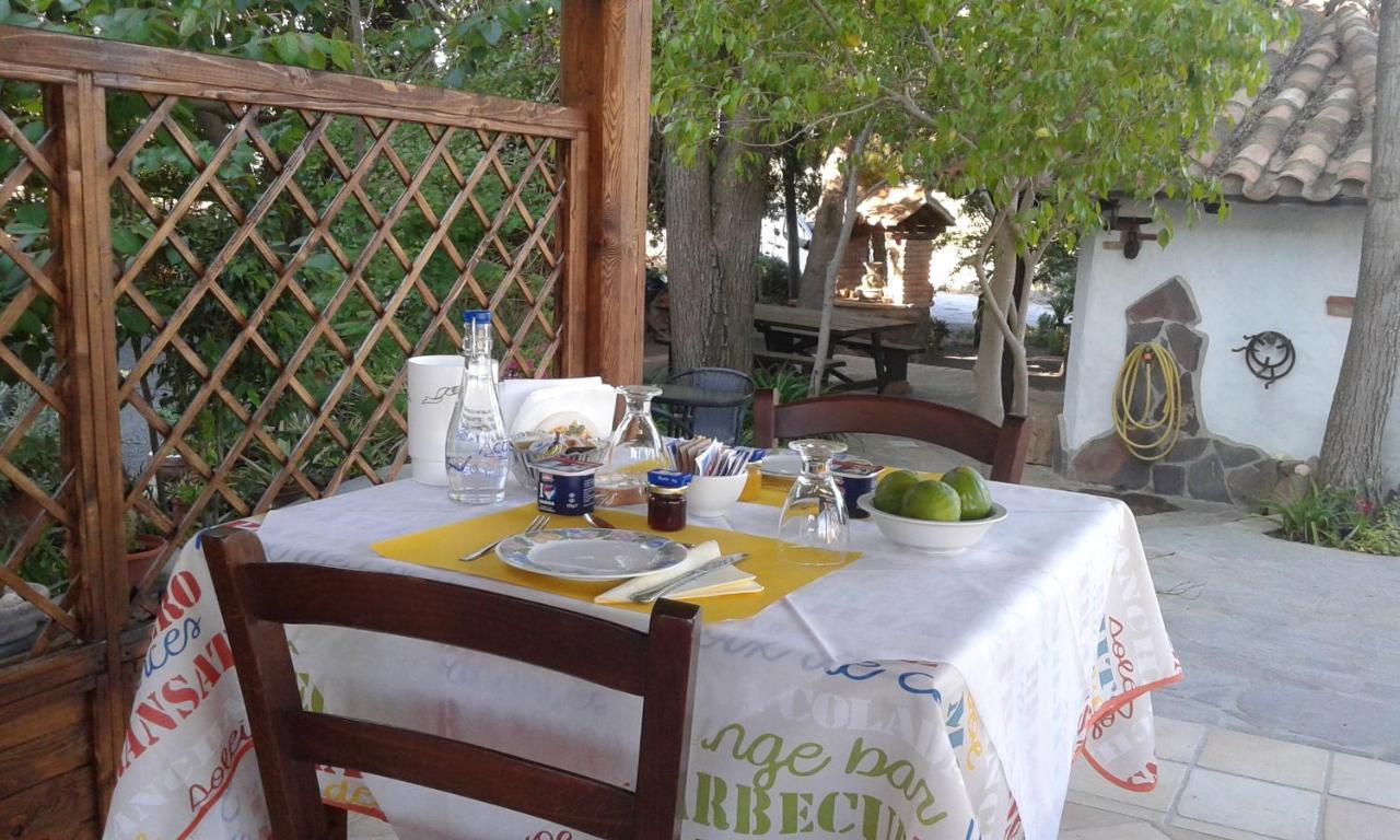 B&B Il Girasole Sant'Anna Arresi Exterior photo